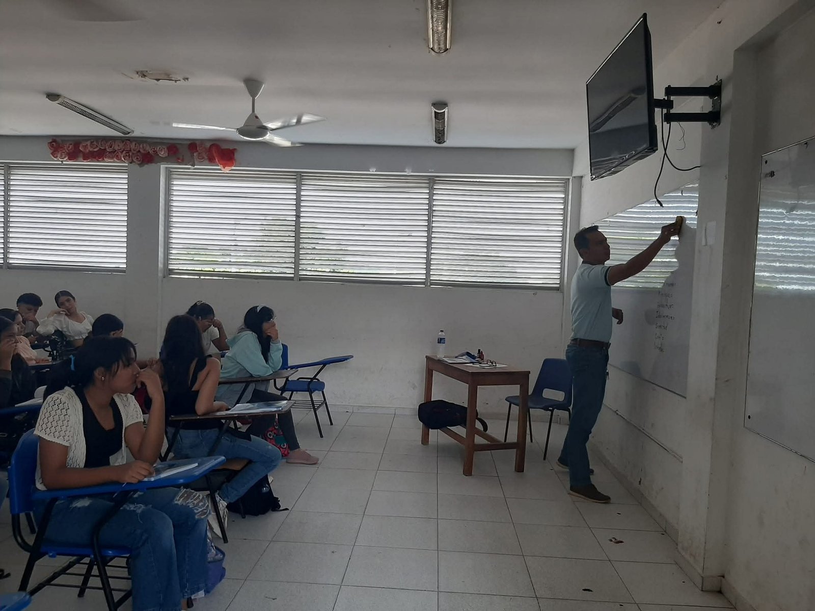 Estudiantes preparándose para el ICFES con PreICFES JR San Vicente Sincelejo